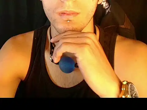 dark_men1 webcam