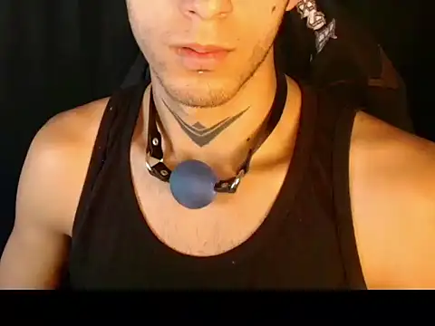 dark_men1 webcam