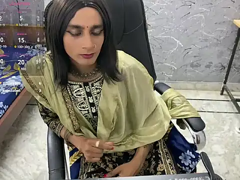 luvlayla - LuvLayla's free webcam - UK Sex Cams