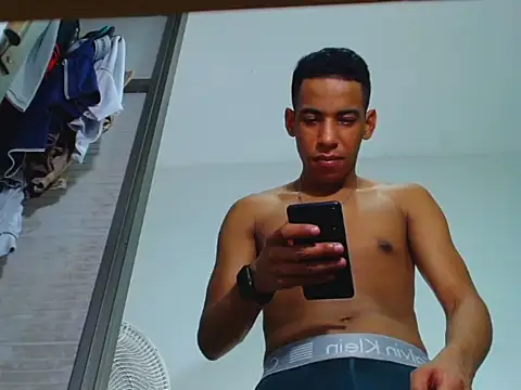 LuigiLuxs webcam