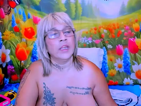 indianroxy webcam