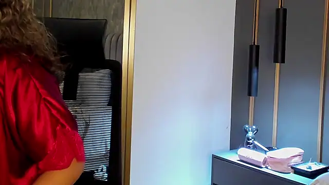 Alisha-Bond webcam