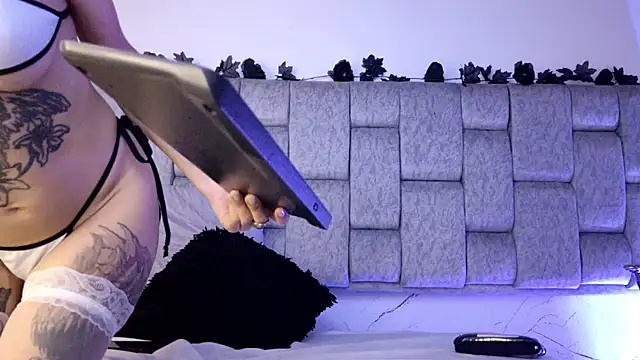 Alice_noir webcam