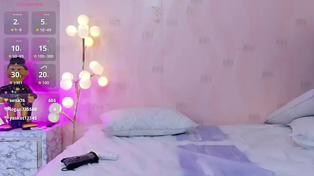 curvybuffgirllll webcam
