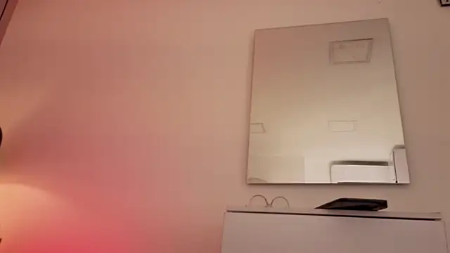 AllisonRoberts_ webcam
