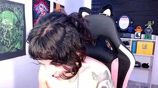 neena_nyx_ webcam