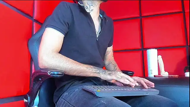 Daniel_huge22 webcam