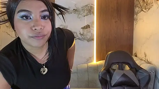 Bella_cross_v webcam