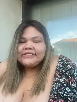 BiggtittiesX webcam