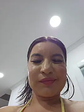 Pretty_Julieta webcam