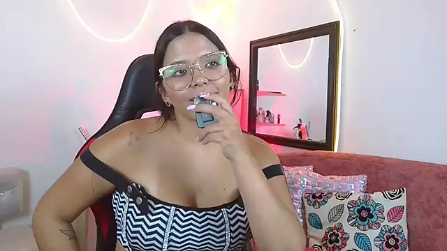 Megaan_Greey webcam