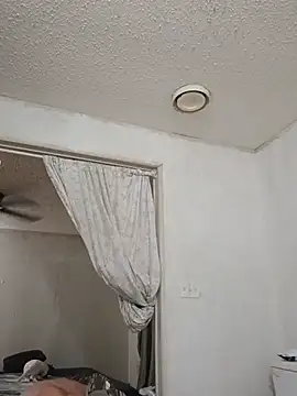 Clarkodile95 webcam