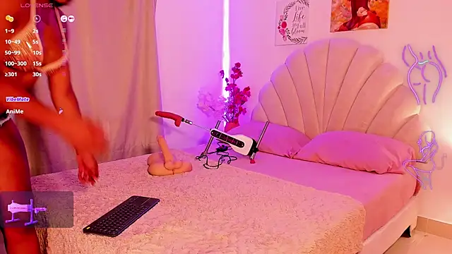 NahomyVega webcam