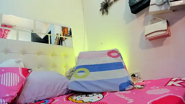 MiaEvans0 webcam