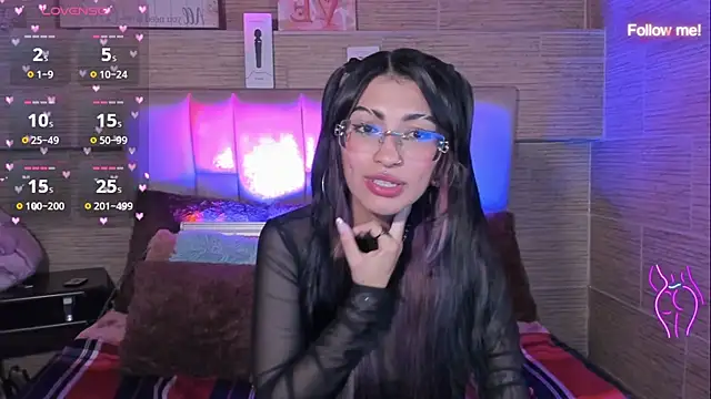 mia_devine_ webcam