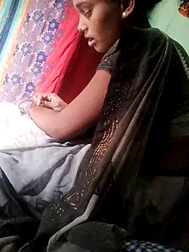 desiwife123coupl webcam