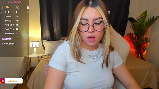 dakottaa_ webcam