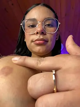 Isabella_boobd webcam
