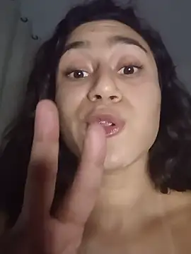 yummi_greluda webcam