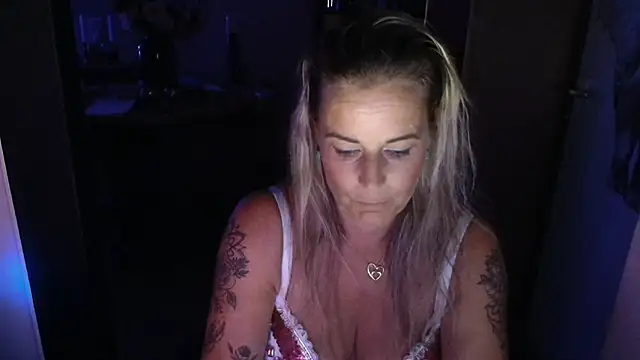 xMystiqueMavenx webcam