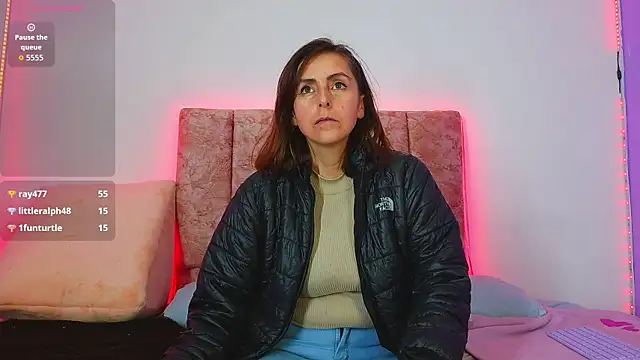 Ava_Raye webcam