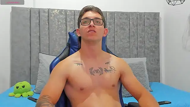 Calvin_Hunter webcam