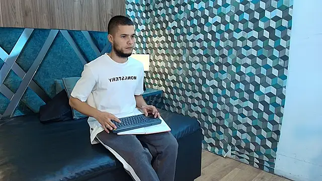 Joaho_Fernandez live cam on StripChat