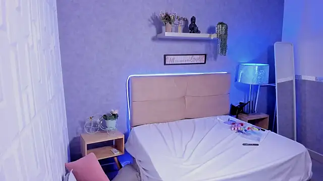 RoxaneBrown webcam