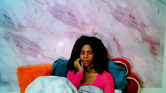 EbonySweetPeach webcam