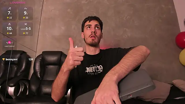 Liam_Crown webcam