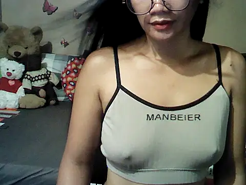 Mia_Rein live cam room