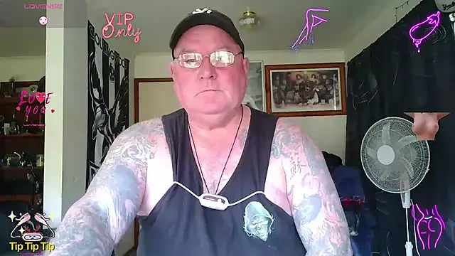 KINKYBLUEYES69 webcam