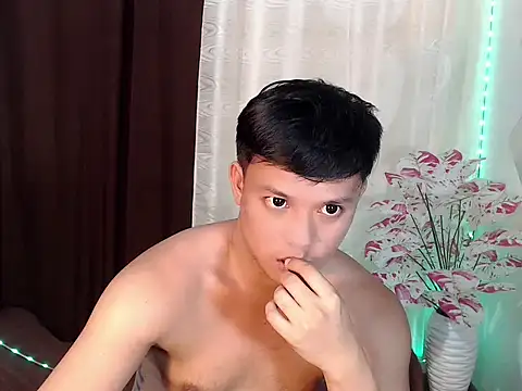 kingdomcum96 live sex cam