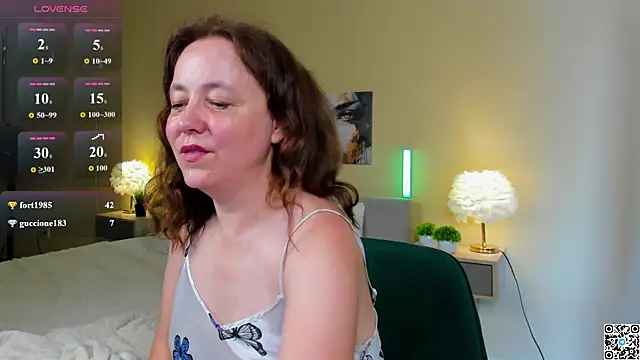 Kira_Adler webcam
