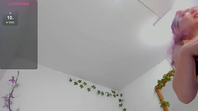 MarieTaylor_ webcam