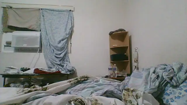 Emilylyn2501 webcam