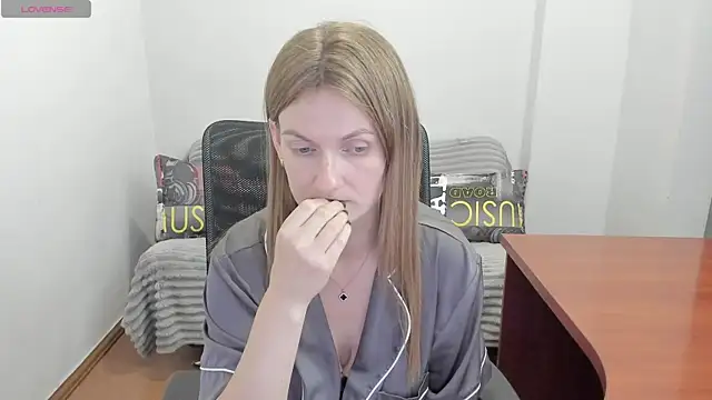 Alisha_Skyes webcam