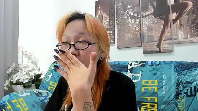 Cute__Kiko webcam