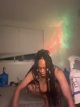Lunalovesyou8 webcam