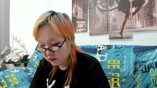 Cute__Kiko webcam