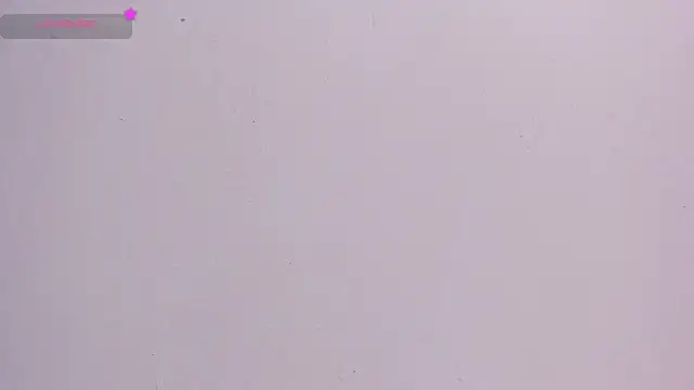 MissCurvyTop webcam