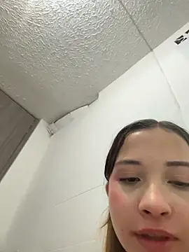 AliciaWhite_nt webcam