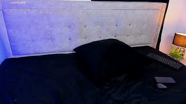 Stormi_Canniggia Live Web Cam Show