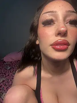 strwbrrymilk live sex cam