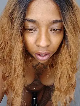 Pauline_Fox webcam
