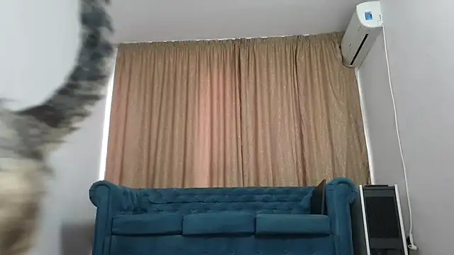 BLOND_GOD webcam
