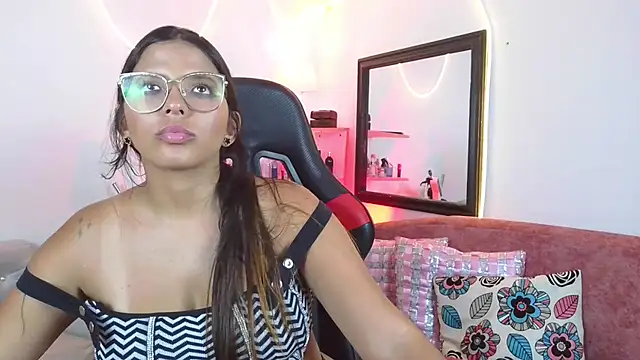 Megaan_Greey webcam