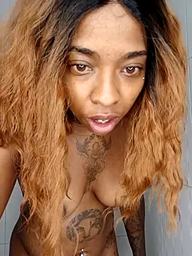 Pauline_Fox webcam