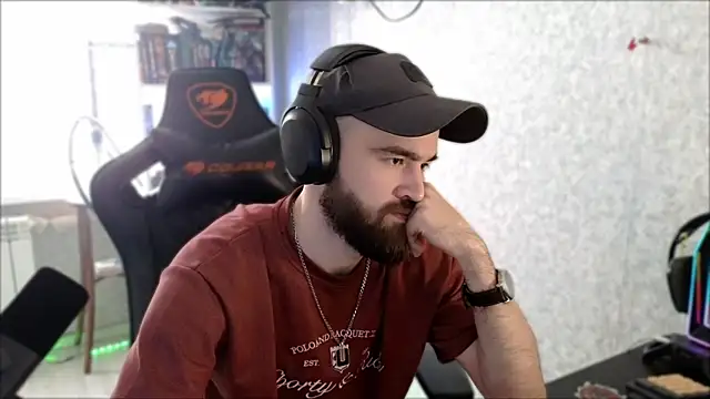 _Serious_Man webcam