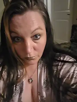 Queenemerald webcam